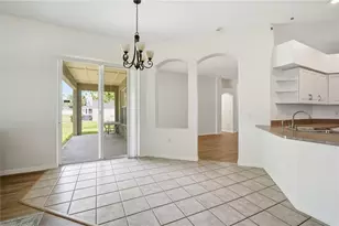 5912 Bramble Bush Ct, Zephyrhills, FL 33541 - Photo 11