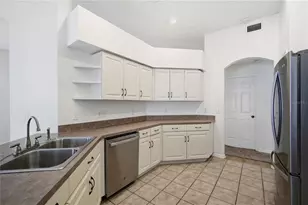 5912 Bramble Bush Ct, Zephyrhills, FL 33541 - Photo 17