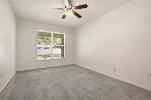 5912 Bramble Bush Ct, Zephyrhills, FL 33541 - Photo 23