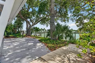541 Lillian Dr, Madeira Beach, FL 33708 - Photo 41