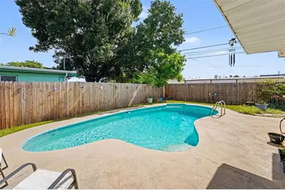 9537 Crestview Street, Seminole, FL 33772 - Photo 13