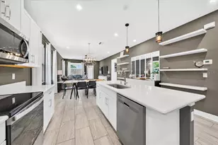 1821 27th St S, Saint Petersburg, FL 33712 - Photo 9