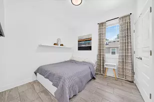 1821 27th St S, Saint Petersburg, FL 33712 - Photo 21
