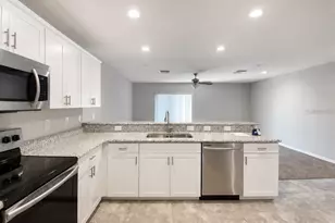 7306 Merlot Sienna Ave, Gibsonton, FL 33534 - Photo 3