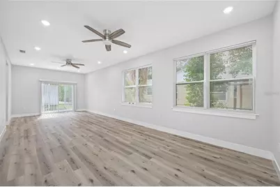 6910 Dartmouth Avenue N, Saint Petersburg, FL 33710 - Photo 13