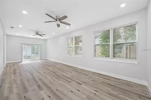 6910 Dartmouth Ave N, Saint Petersburg, FL 33710 - Photo 13