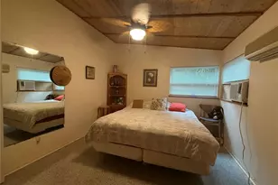 8001 27th Ave N, Saint Petersburg, FL 33710 - Photo 11