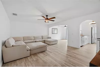 4604 Ashburn Square Drive, Tampa, FL 33610 - Photo 9