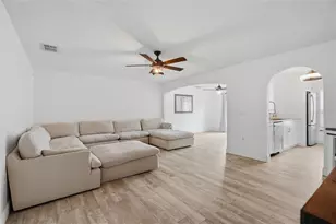 4604 Ashburn Square Dr, Tampa, FL 33610 - Photo 9