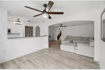 4604 Ashburn Square Drive, Tampa, FL 33610 - Photo 11
