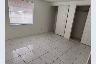 10205 Bellhurst Court, Tampa, FL 33615 - Photo 11