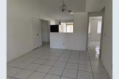 10205 Bellhurst Court, Tampa, FL 33615 - Photo 3