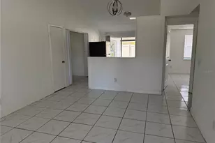 10205 Bellhurst Ct, Tampa, FL 33615 - Photo 3