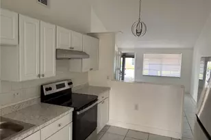 10205 Bellhurst Ct, Tampa, FL 33615 - Photo 7