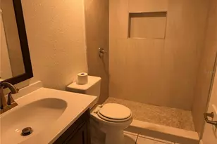 10205 Bellhurst Ct, Tampa, FL 33615 - Photo 11