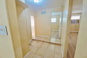 1018 E Holland Ave, Tampa, FL 33612 - Photo 13