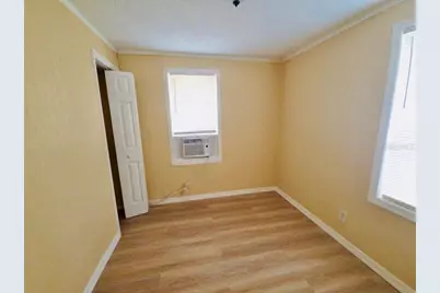 1018 E Holland Avenue, Tampa, FL 33612 - Photo 9