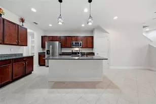 11752 Cambium Crown Dr, Riverview, FL 33569 - Photo 5