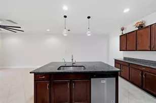11752 Cambium Crown Dr, Riverview, FL 33569 - Photo 7