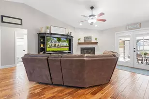 2203 Par Meadows Ln, Plant City, FL 33566 - Photo 15