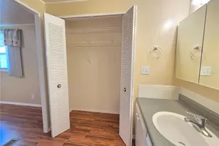 10346 S Lake Dr, Largo, FL 33773 - Photo 25