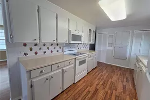 10346 S Lake Dr, Largo, FL 33773 - Photo 19
