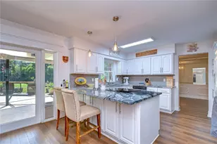 901 Woodview Dr, Brandon, FL 33511 - Photo 11