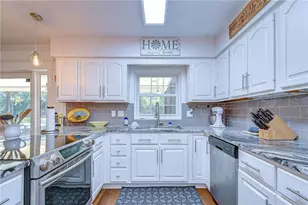 901 Woodview Dr, Brandon, FL 33511 - Photo 13