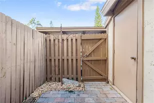 903 Buck Ct, Brandon, FL 33511 - Photo 11
