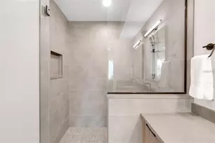 372 6th St S, Saint Petersburg, FL 33701 - Photo 29