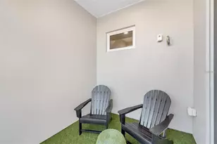 372 6th St S, Saint Petersburg, FL 33701 - Photo 41