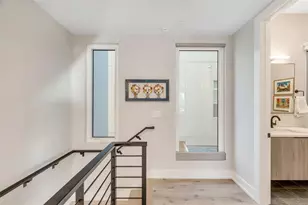 372 6th St S, Saint Petersburg, FL 33701 - Photo 5