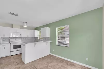 1521 13th Street W, Palmetto, FL 34221 - Photo 9
