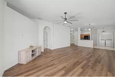 7838 Carriage Pointe Drive, Gibsonton, FL 33534 - Photo 15