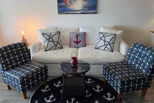 4550 Cove Cir, Saint Petersburg, FL 33708 - Photo 3
