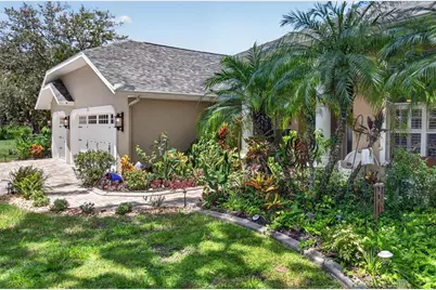8735 Crescent Forest Boulevard, New Port Richey, FL 34654 - Photo 7