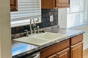 218 S Maywood Ave, Clearwater, FL 33765 - Photo 9