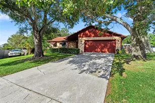 4910 Foxrun Pl, Lakeland, FL 33813 - Photo 3