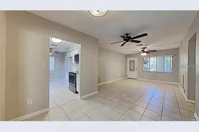 7481 Oak Street NE, Saint Petersburg, FL 33702 - Photo 3