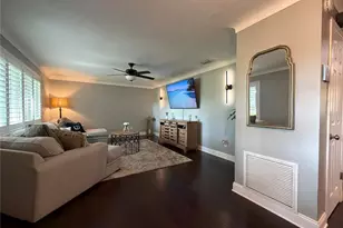 703 23rd St SW, Largo, FL 33770 - Photo 5