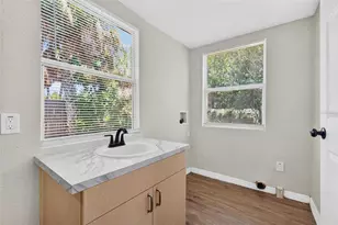 1901 Melrose Ave S, Saint Petersburg, FL 33712 - Photo 7