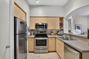100 4th Ave S, Saint Petersburg, FL 33701 - Photo 7