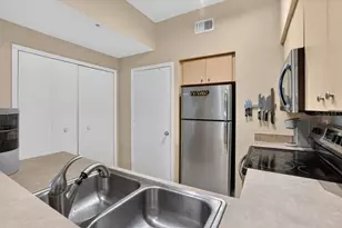 100 4th Ave S, Saint Petersburg, FL 33701 - Photo 9