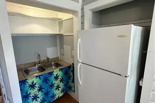 310 Spring Ct, Clearwater, FL 33755 - Photo 5