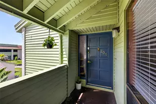 13405 Pinelake Way, Tampa, FL 33618 - Photo 7