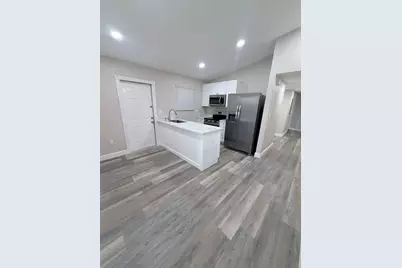 927 Lakewood Avenue, Tampa, FL 33613 - Photo 5