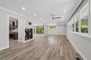 904 Bayshore Dr, Tarpon Springs, FL 34689 - Photo 5