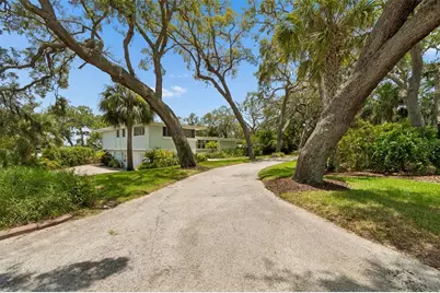 904 Bayshore Drive, Tarpon Springs, FL 34689 - Photo 49