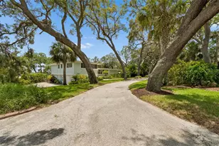 904 Bayshore Dr, Tarpon Springs, FL 34689 - Photo 49