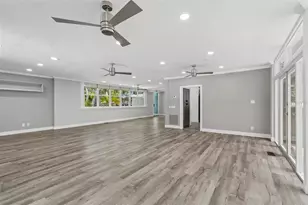 904 Bayshore Dr, Tarpon Springs, FL 34689 - Photo 9